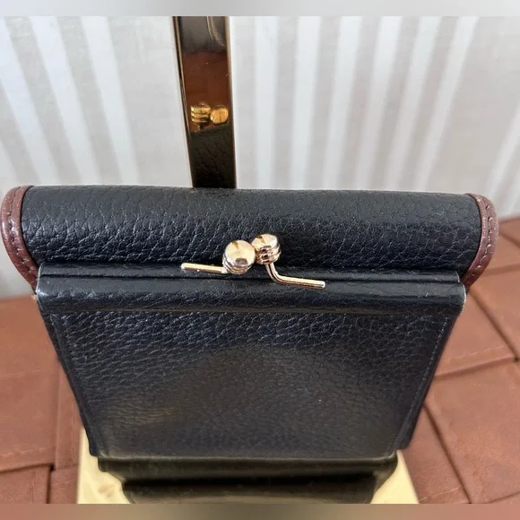 Vintage Dooney & Bourke Pebbled Leather Black and Tan Wallet Kiss Lock - Picture 3 of 11